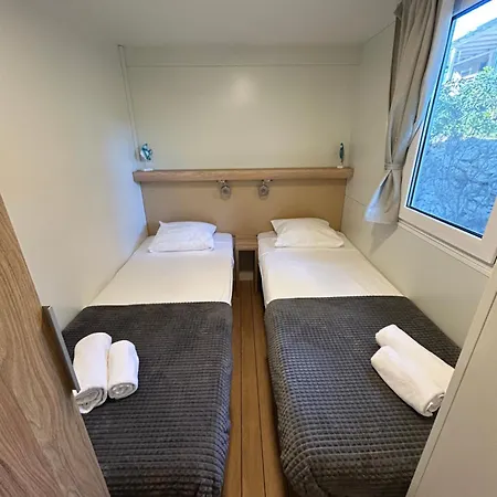 Holiday park Mobile Murter Comfort Jezera